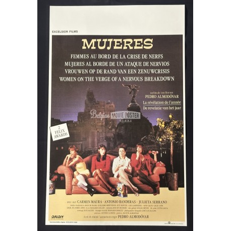 MUJERES AL BORDE DE UN ATAQUE DE NERVIOS